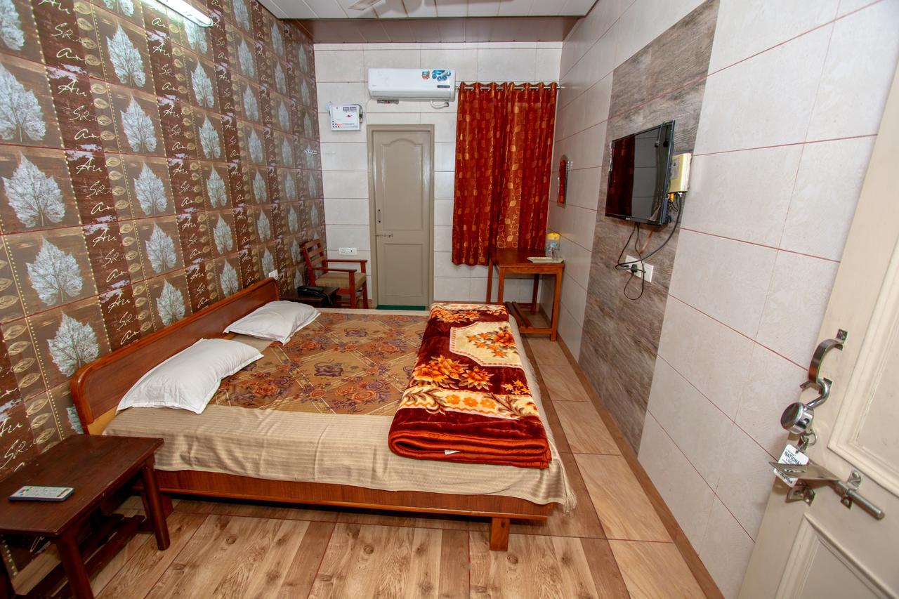 National Guest House 잘란다르 외부 사진