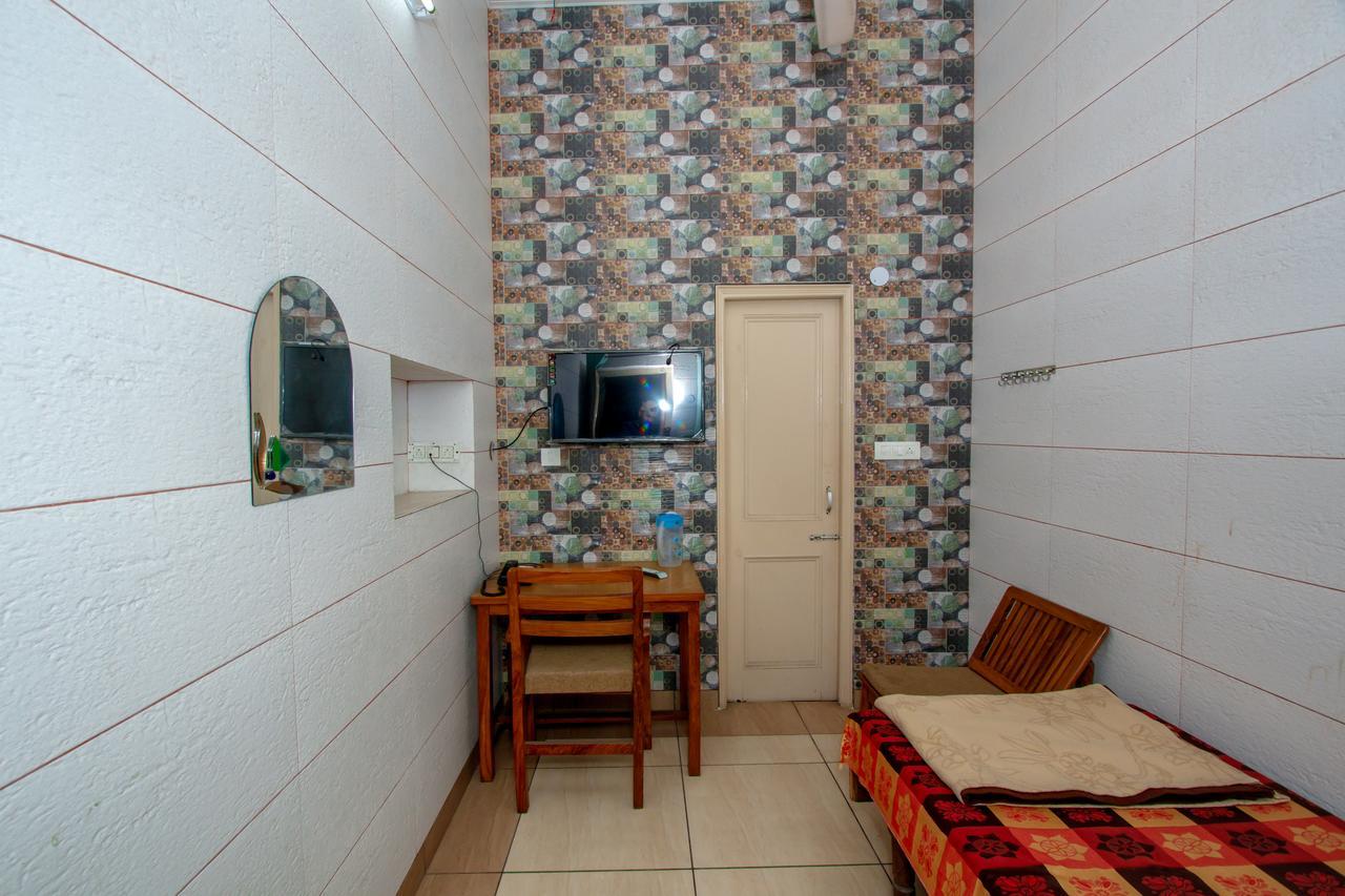 National Guest House 잘란다르 외부 사진